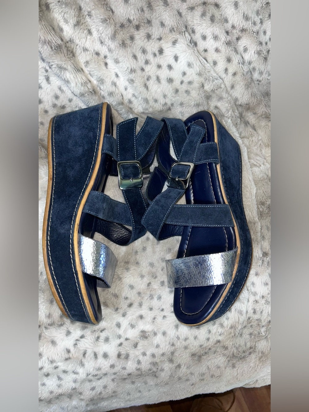 Cordani Wedge Dark Navy Suede Sandals with Metallic Silver Toe Strap Size 40 (9)